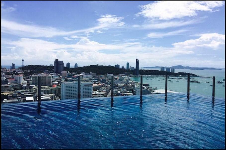 The Base Central Pattaya Exterior photo