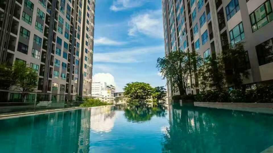 The Base Central Pattaya Exterior photo